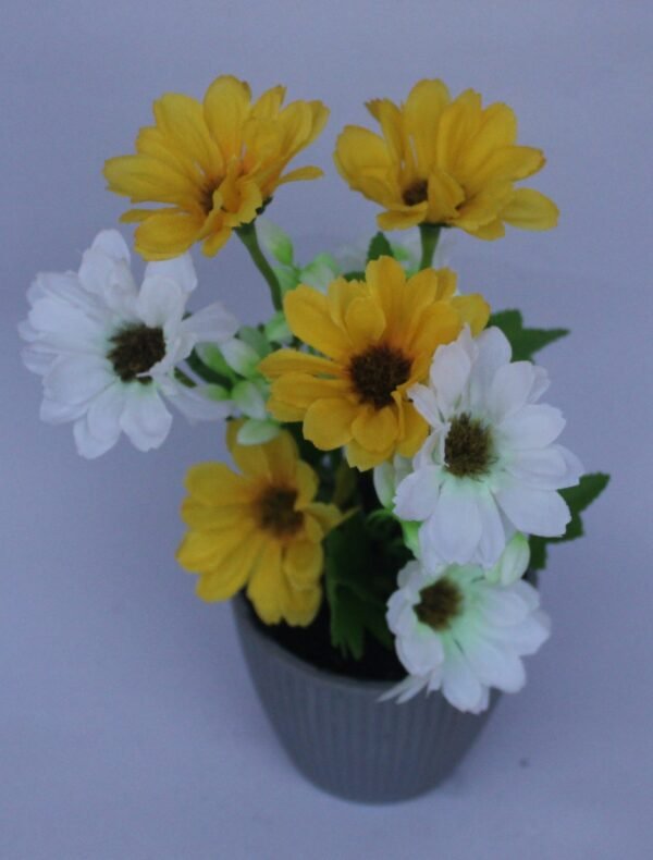 BDC-YW Flower arrangement (with pot) Pot's Width:- 9cm, Height :- 23cm
