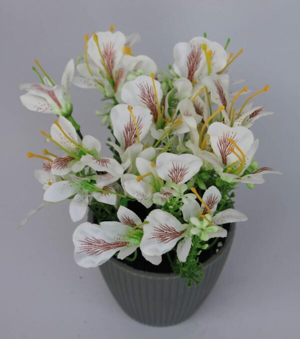 BJH-WV Flower arrangement (with pot) Pot's Width:- 9cm, Height:- 20cm
