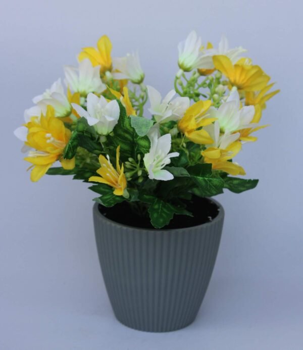 BJL-YW Flower arrangement (with pot) Pot's Width:- 9cm, Height:- 18cm